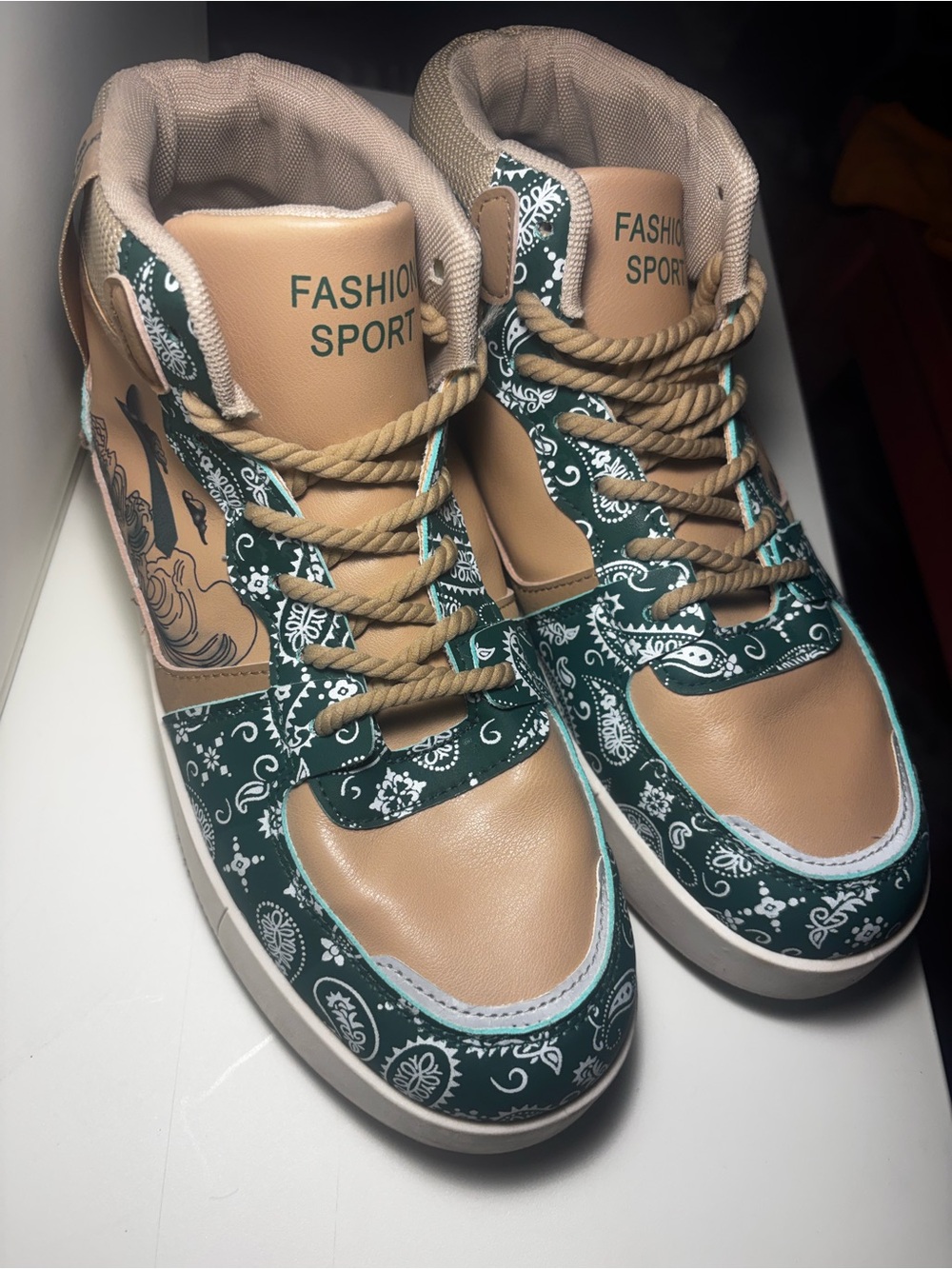 Tan & Dark Green Bandana Print High-Top Sneakers